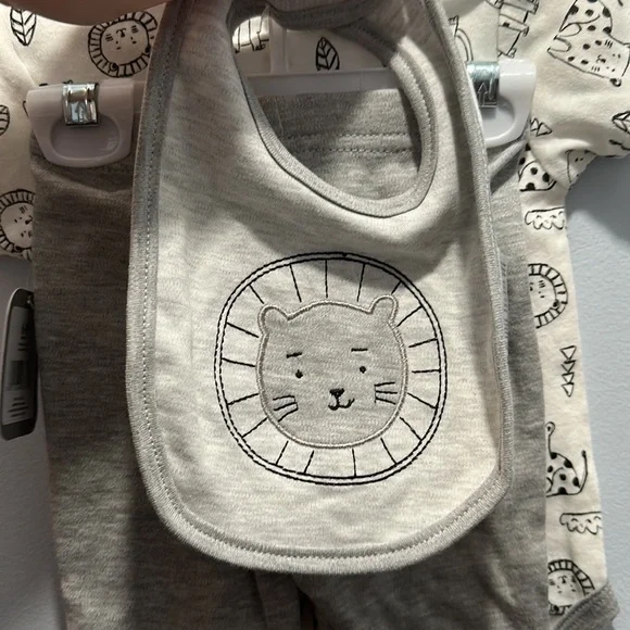 NWT Rene Rofe Baby Set - 6-9 mos Wild Cat Pattern - Picture 3 of 7